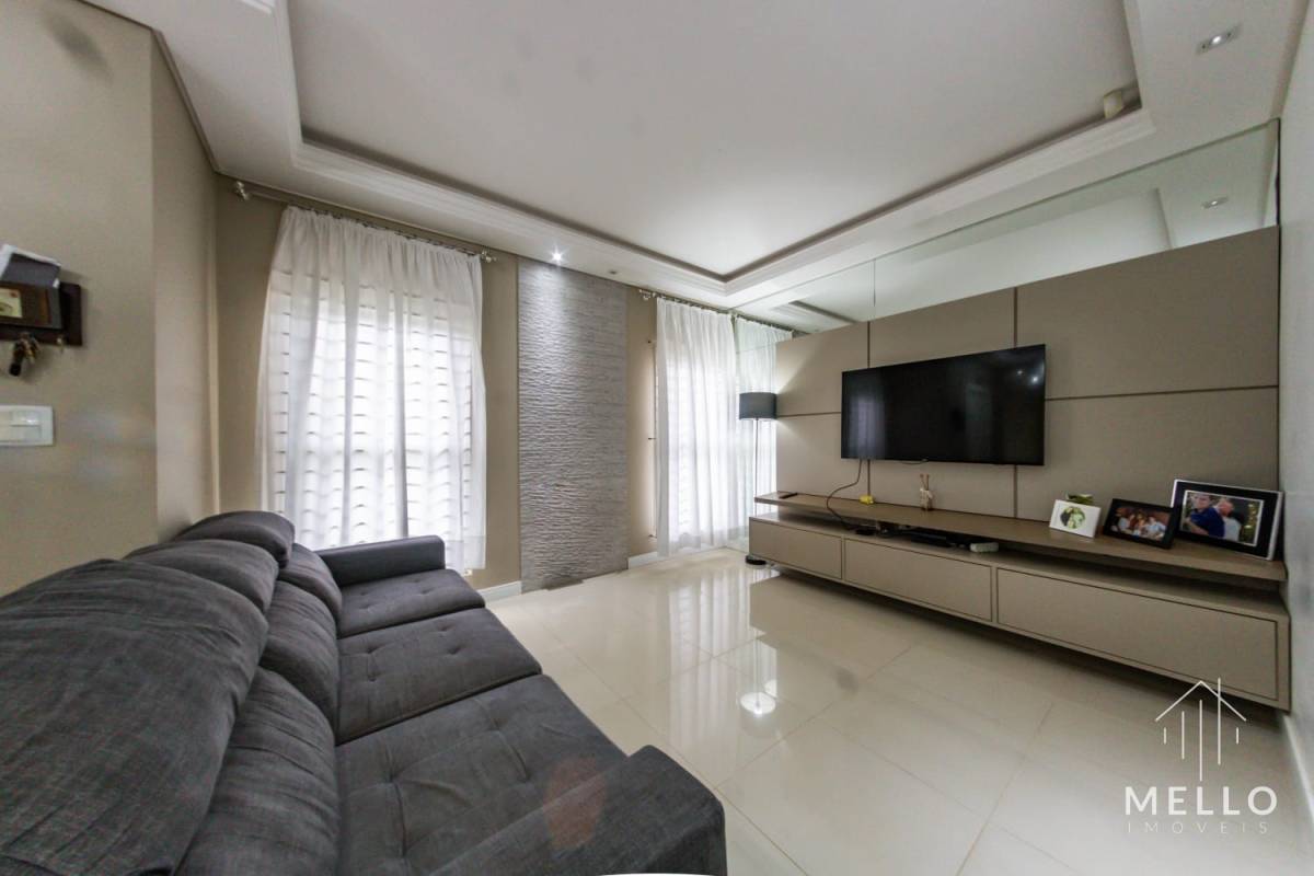 Casa à venda, com 4 quartos, 212m²