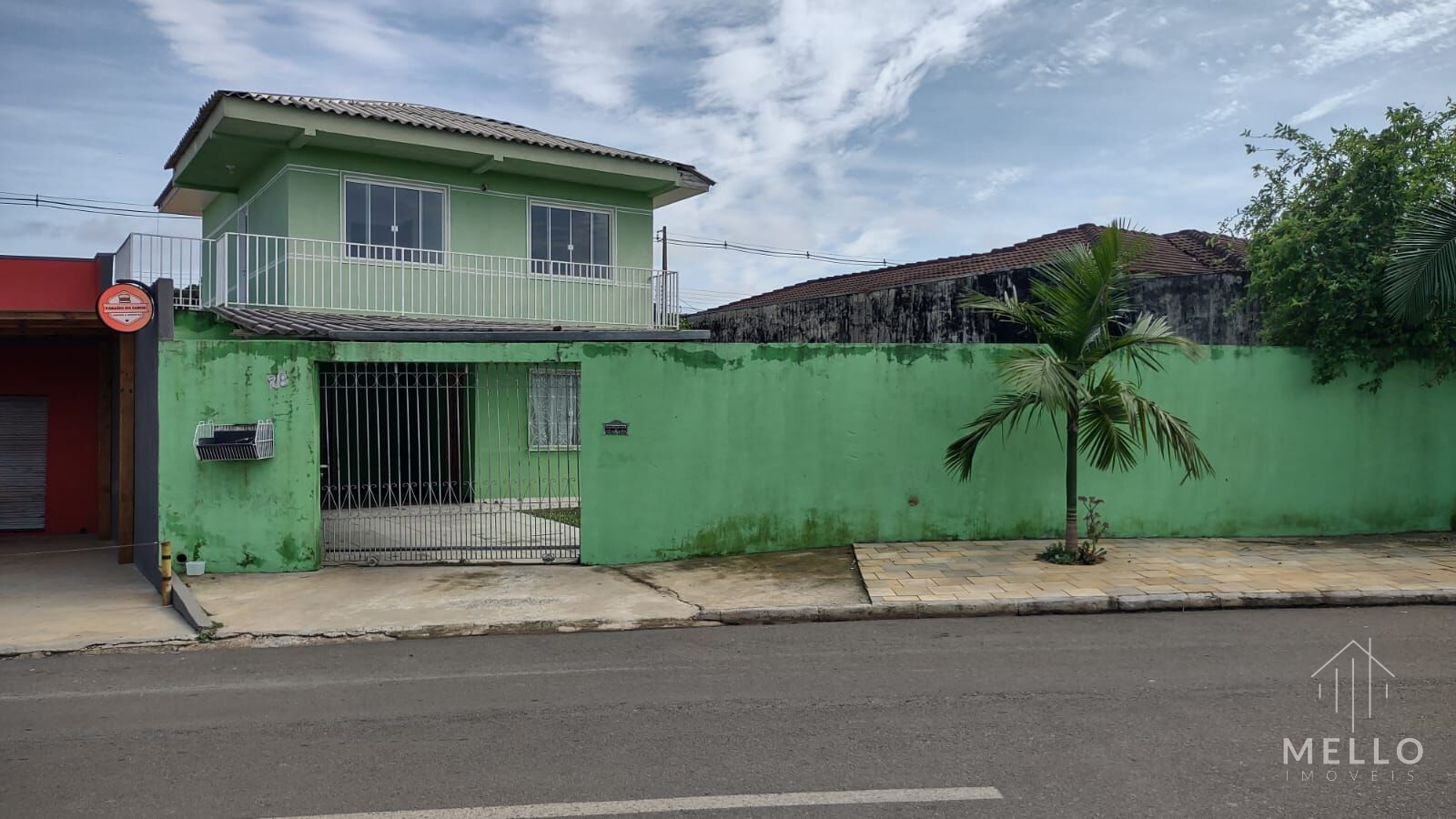 Sobrado à venda no bairro Uvaranas - Ponta Grossa/PR - Mello Imóveis