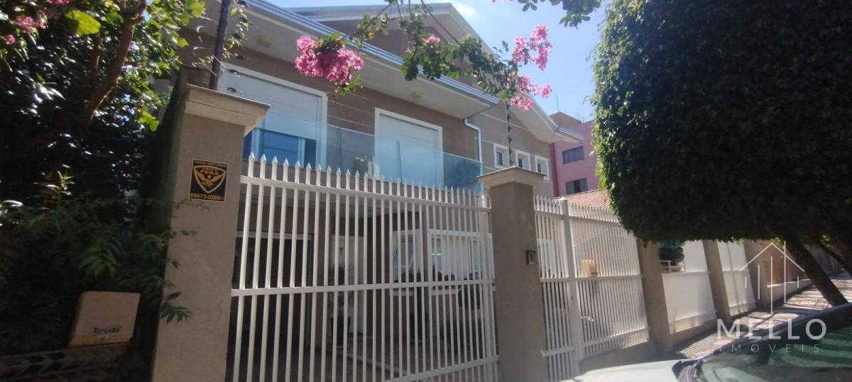 SOBRADO LINDO E ACONCHEGANTE. TOTALMENTE SUSTENTÁVEL.